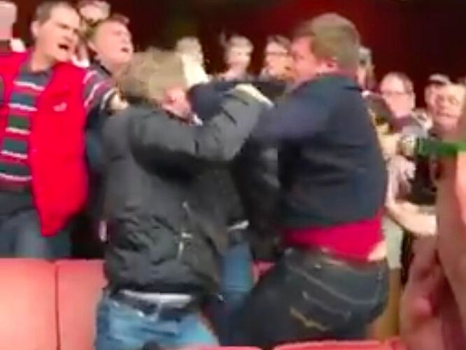 Arsenal-football-fans-fighting
